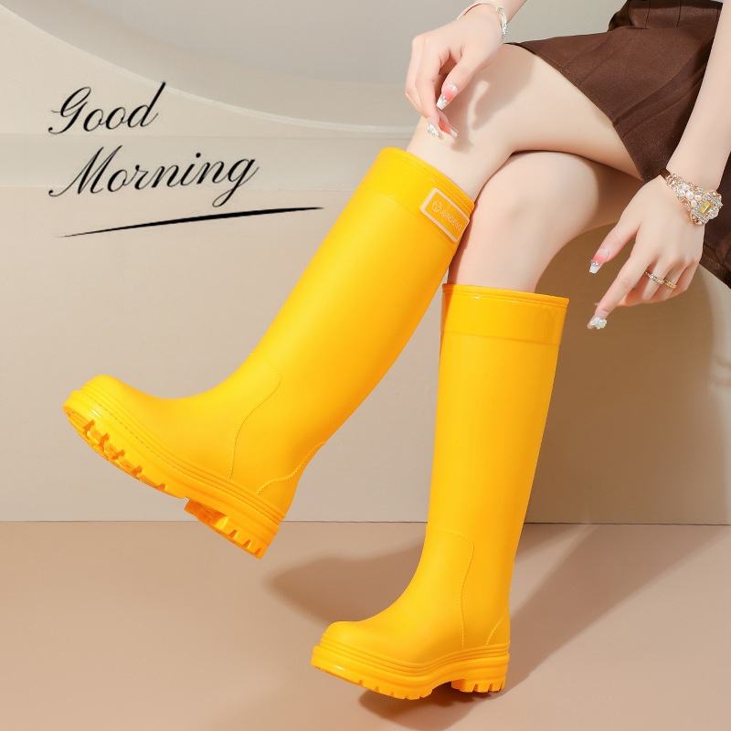 30dbe9af-04d4-49c0-93a8-203a0ccf1bd7_călăreții-de-ploaie-de-PVC-alta-femei-mari-modern-non-slip-impermeabili-călăreții-de-muncă-la-bucătărie.jpg